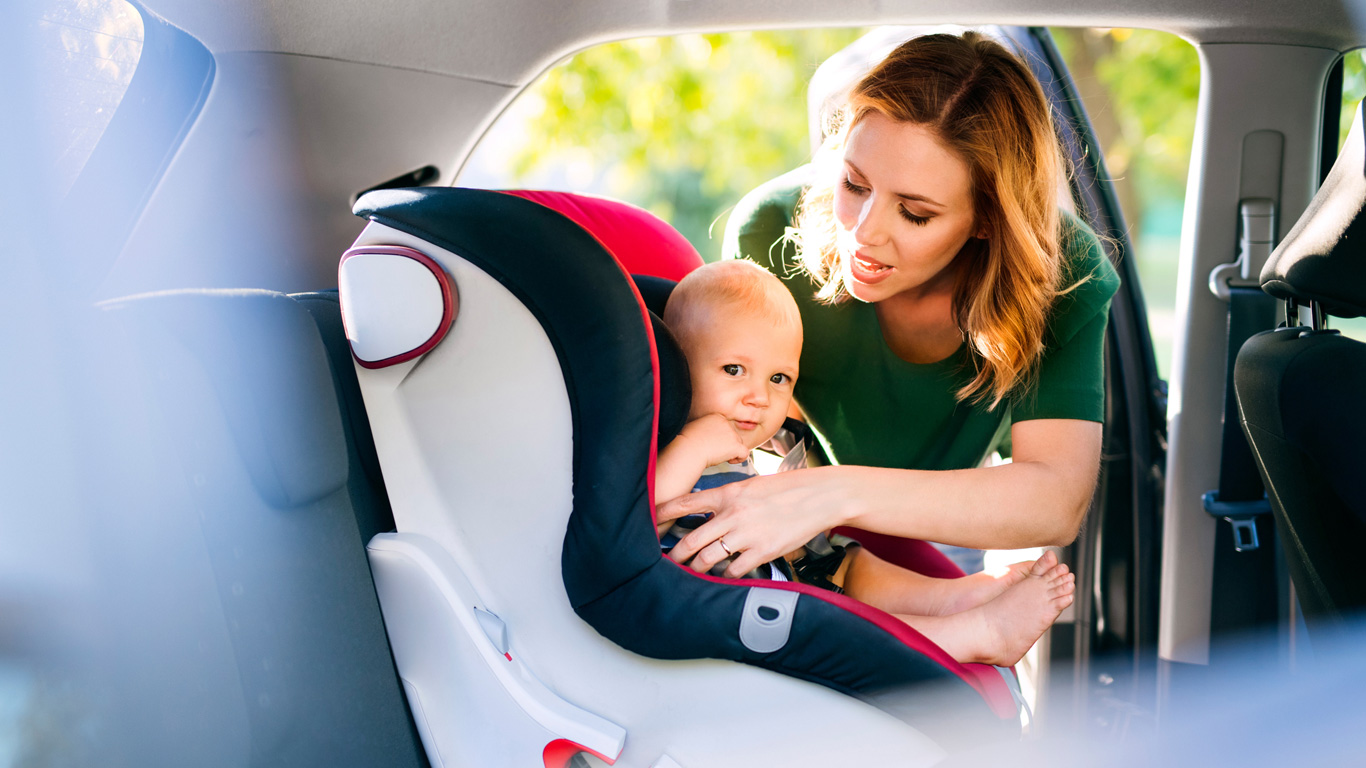 Sicher Auto fahren: Wie und wo platziere ich den Kindersitz? - Welt der  Wunder